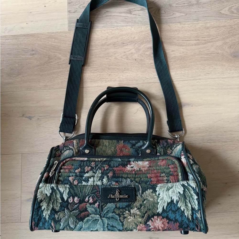 Vintage Green and Red Shoulder Bag with Floral Design